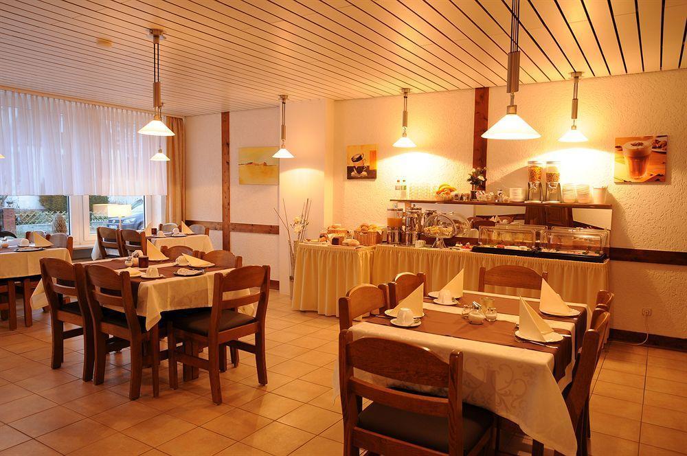 Hotel Herrenhof Lubeck Bagian luar foto