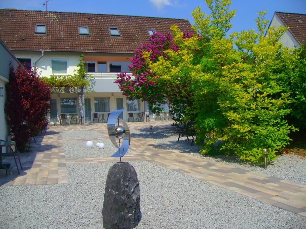 Hotel Herrenhof Lubeck Bagian luar foto