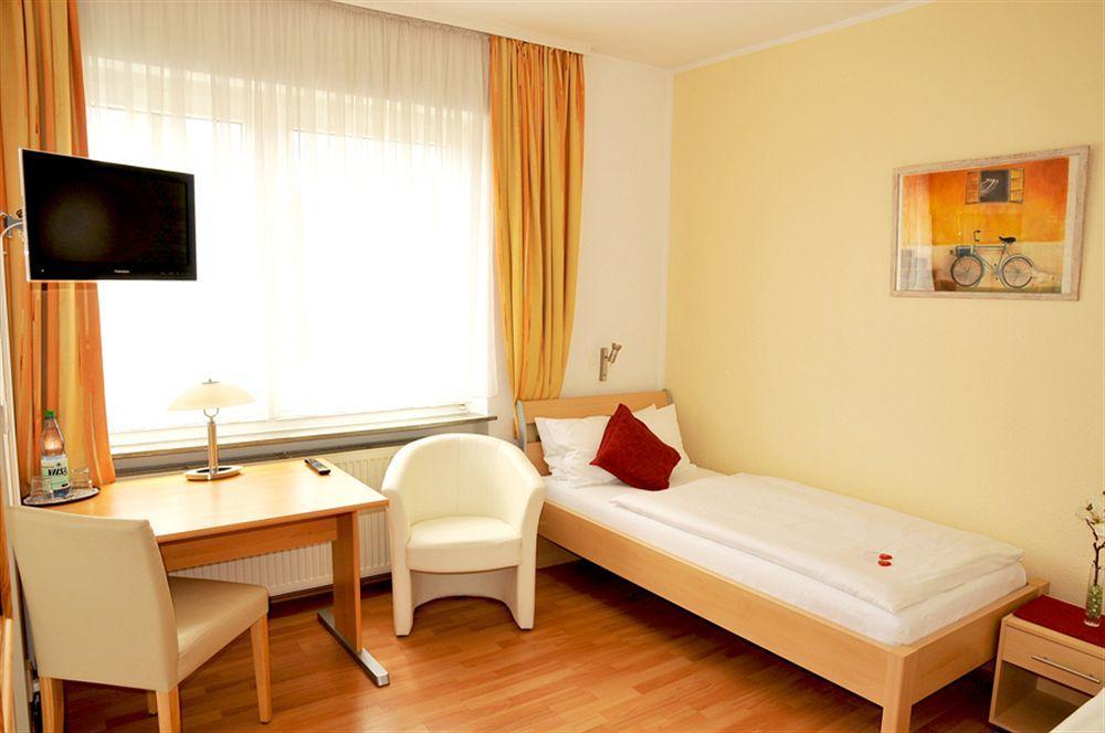 Hotel Herrenhof Lubeck Bagian luar foto