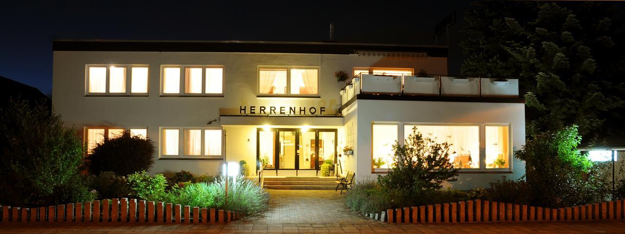 Hotel Herrenhof Lubeck Bagian luar foto