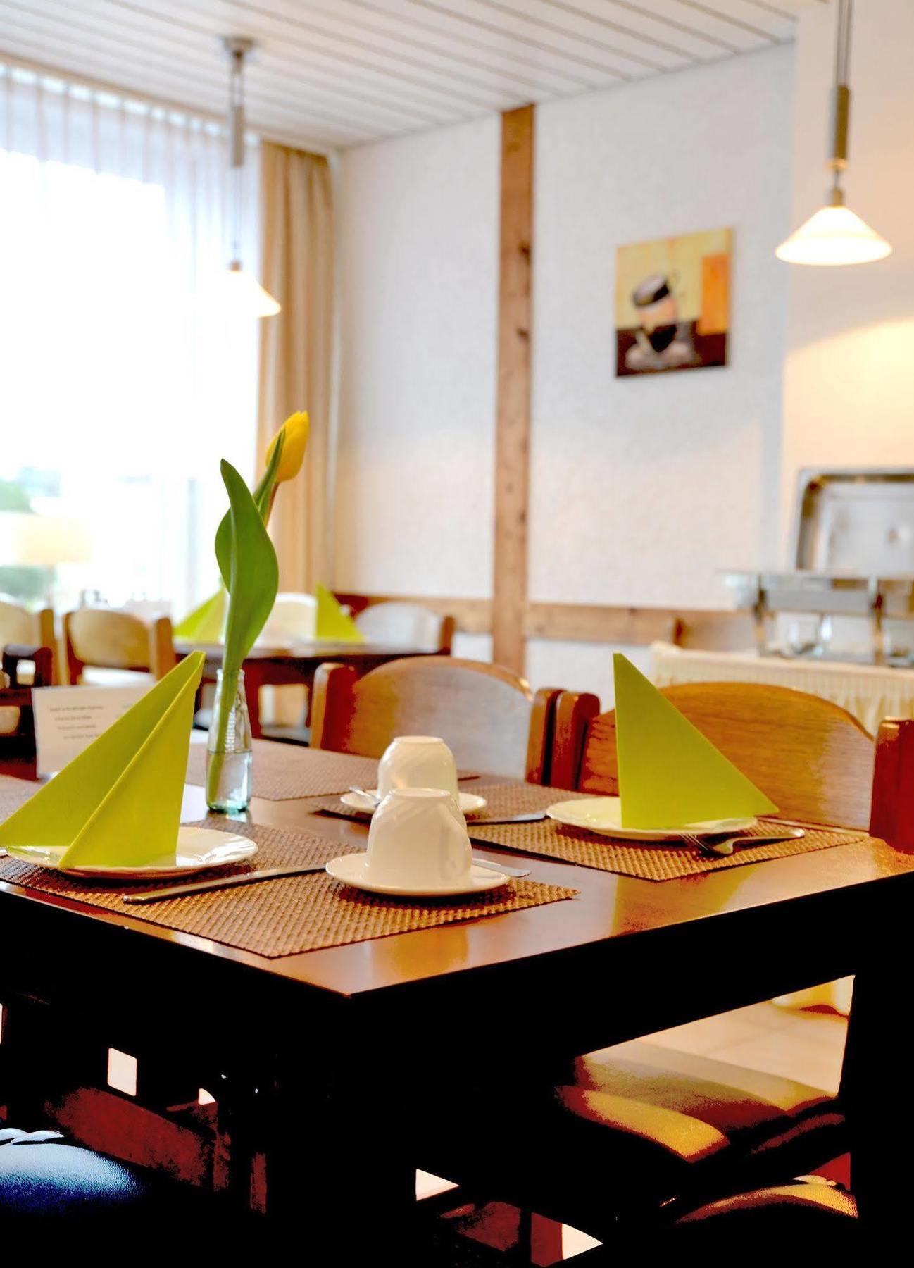 Hotel Herrenhof Lubeck Bagian luar foto