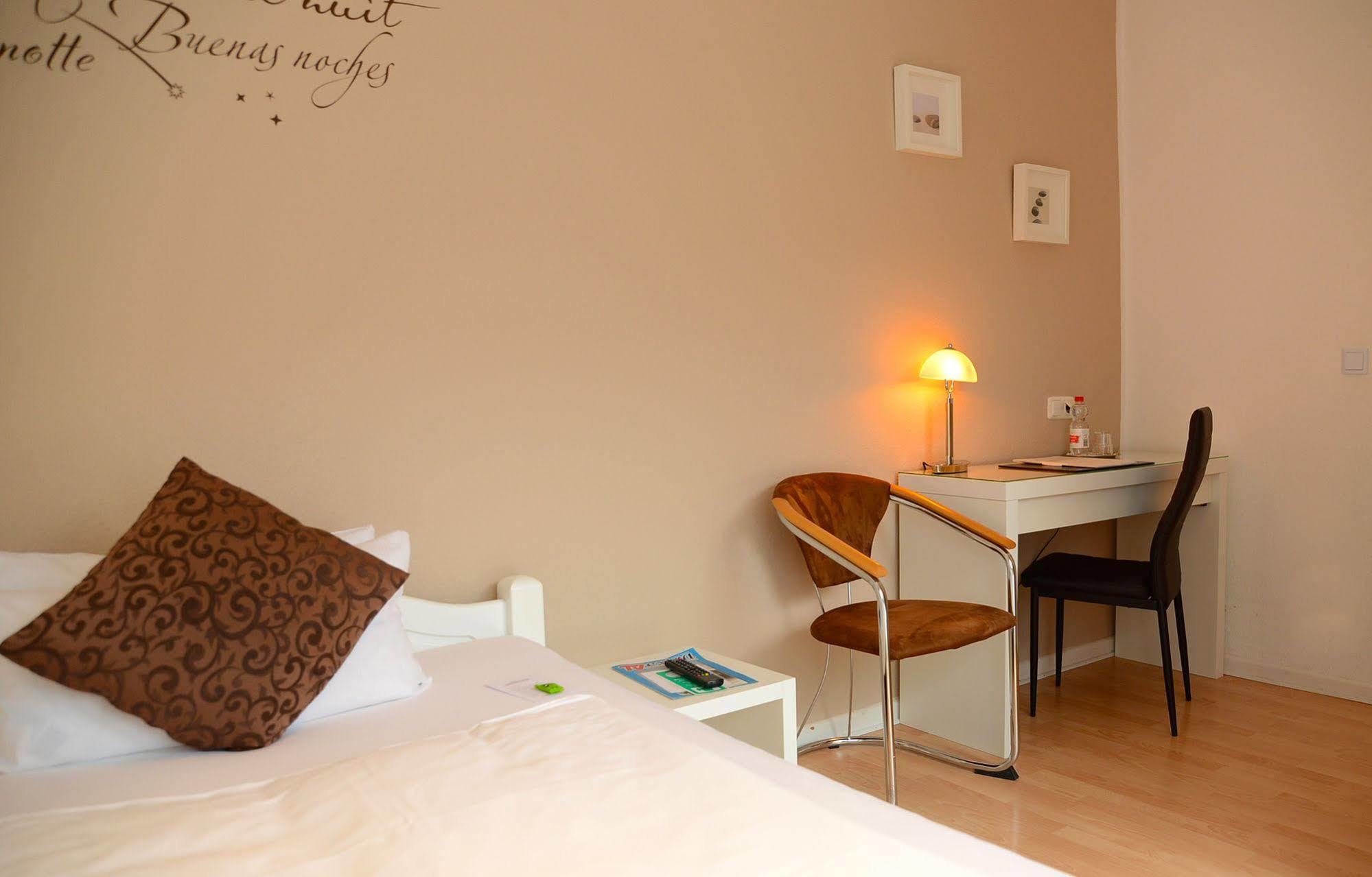 Hotel Herrenhof Lubeck Bagian luar foto
