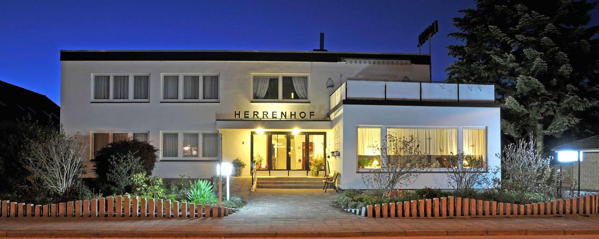 Hotel Herrenhof Lubeck Bagian luar foto